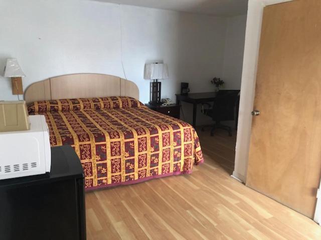 Budget Inn & Suites -Super-Ice Cold Spotless Rooms- Door-To-Door Lit Parking & Lowest Price Plus Hbo Max,Spanish Tv, Internet Free!! Freer Exterior foto